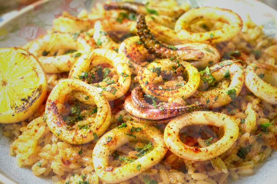 En salade de riz complet aux calamars (léger)