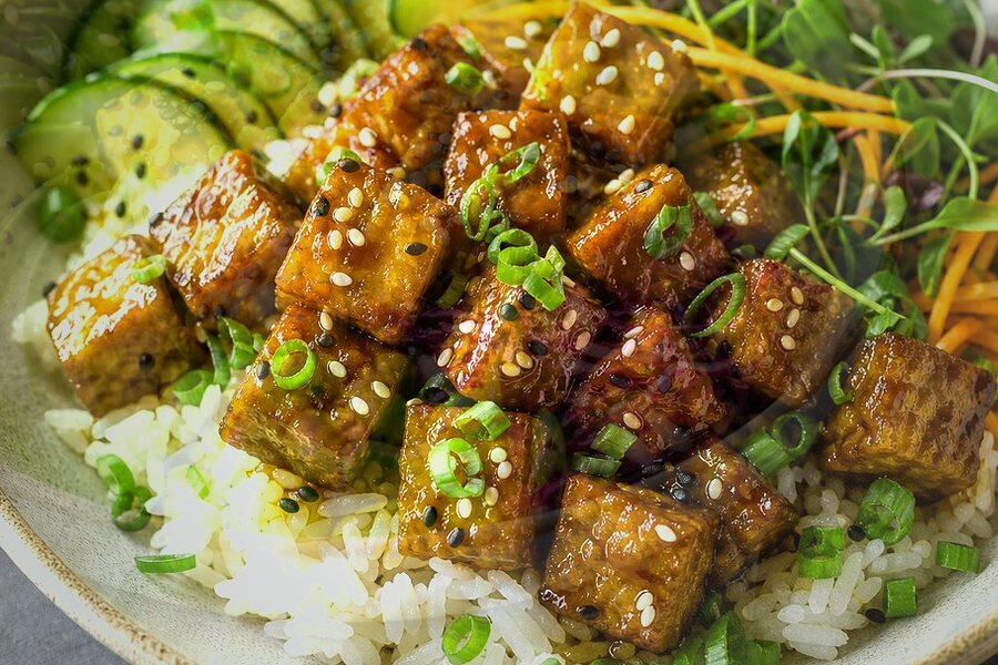 Bowl de riz complet au tempeh d'automne